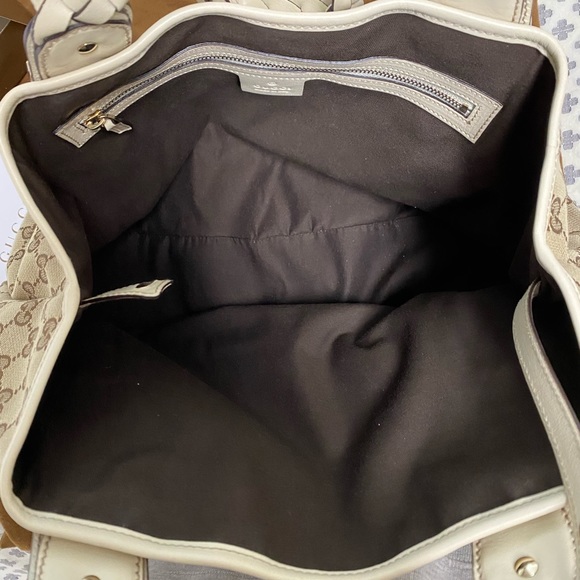 Authentic Gucci GG Horsebit Pelham Shoulder bag. Used once. Excellent condition - Picture 5 of 12